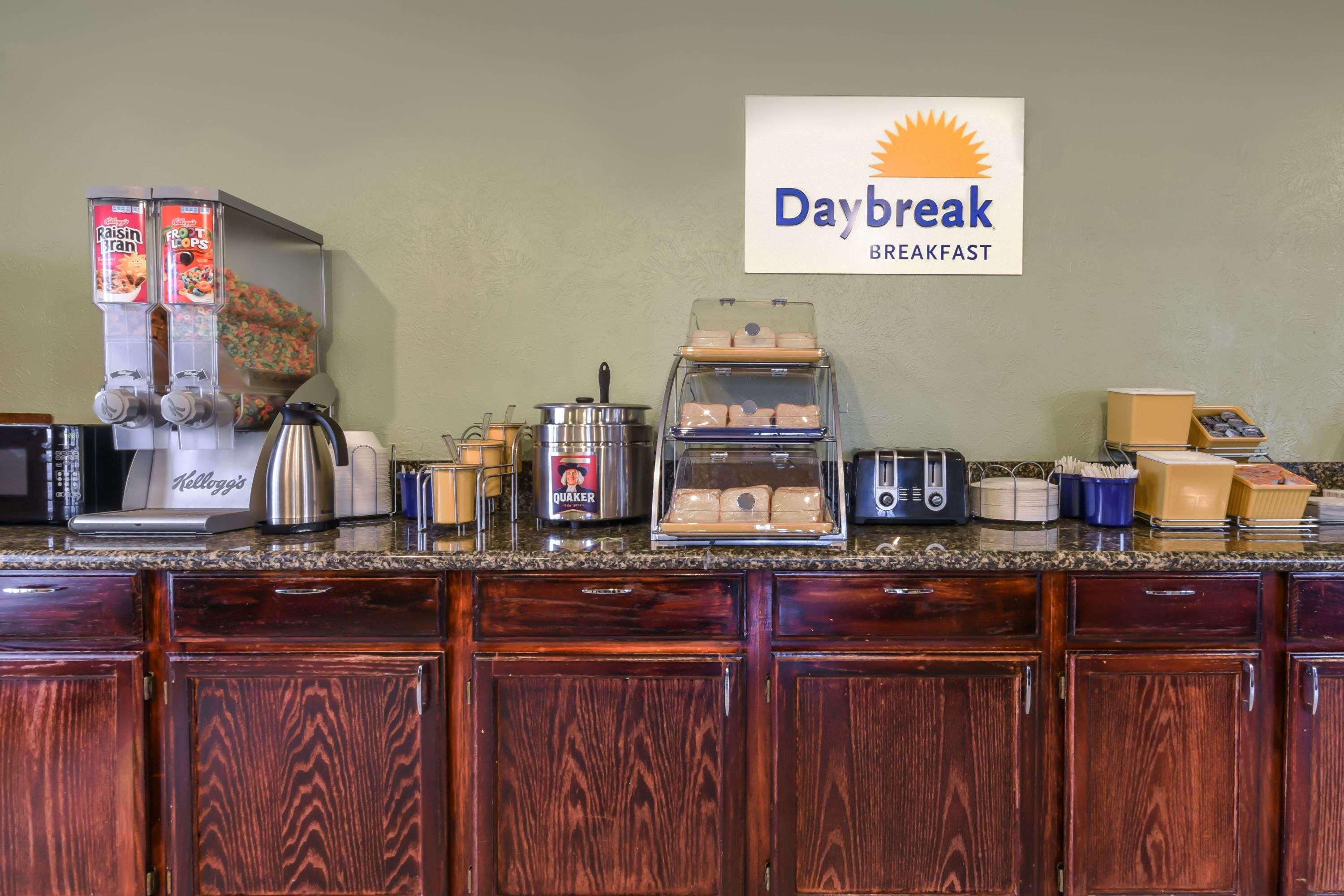 Days Inn By Wyndham Granbury Εξωτερικό φωτογραφία